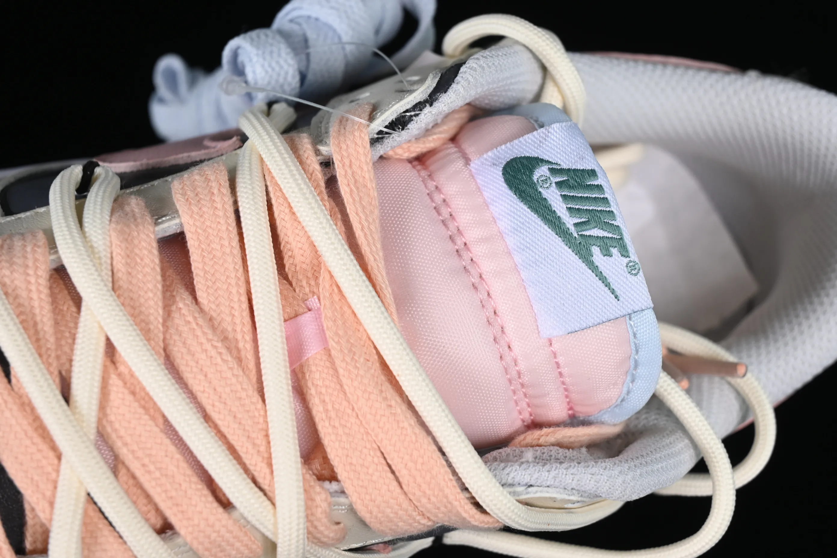 All Categories Nk SB Dunk Series Nk SB Dunk Low Low-top Sneakers Nk Dunk Low Panda Prank-Summer Theme Pink Lover Smoked Cappuccino SB Strappy Low-top Casual Sneakers FD1232-002